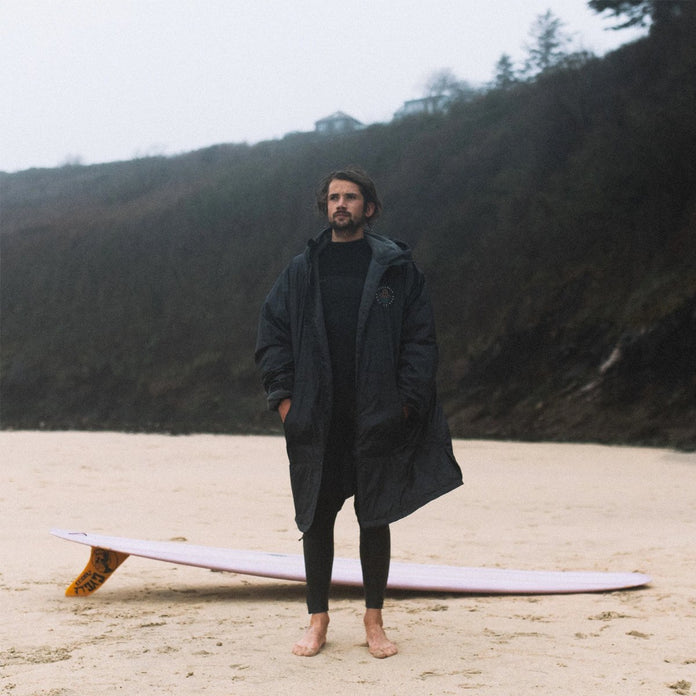 Escapism Recycled Towel Lined Changing Robe - Black